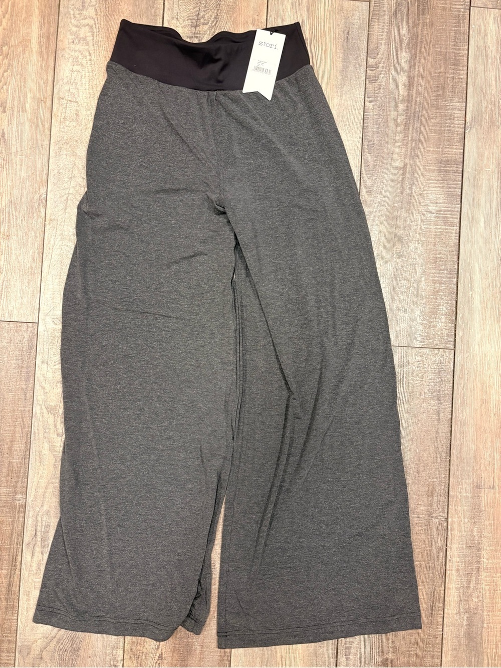Stori- Women’s Size 6 Wide Leg active wear Pants-NWT -Dark Grey